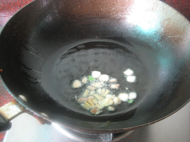 白菜虾仁步骤5