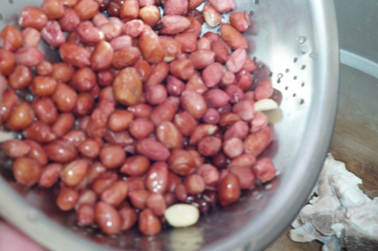 红豆花生米凤爪汤步骤5