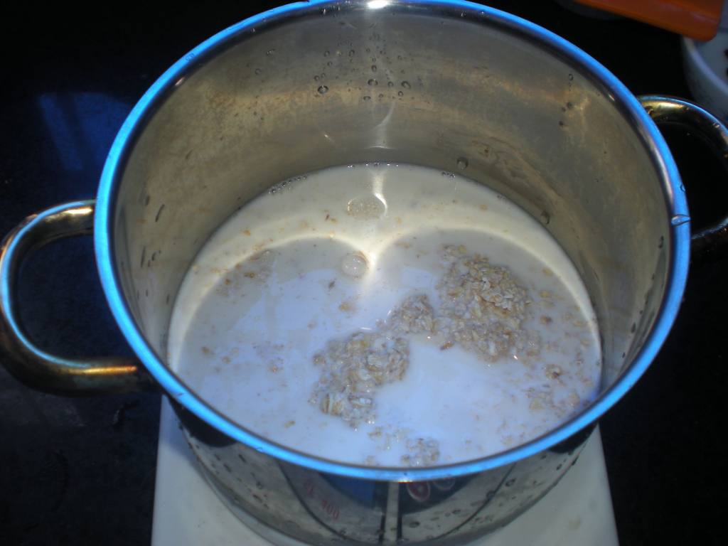 燕麦牛奶鸡蛋羹步骤1