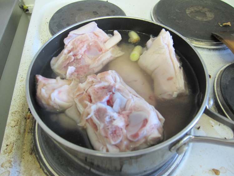 黄豆焖猪手步骤4