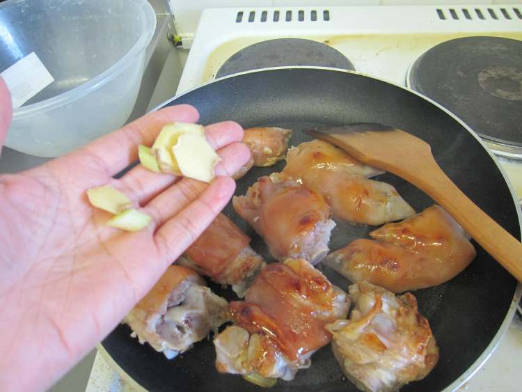 黄豆焖猪手步骤8