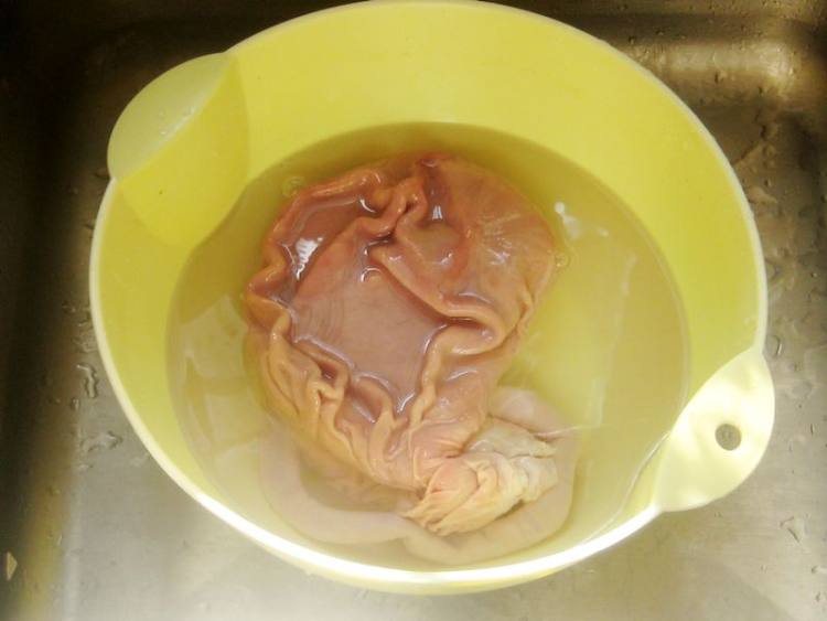 黄豆猪肚汤步骤3