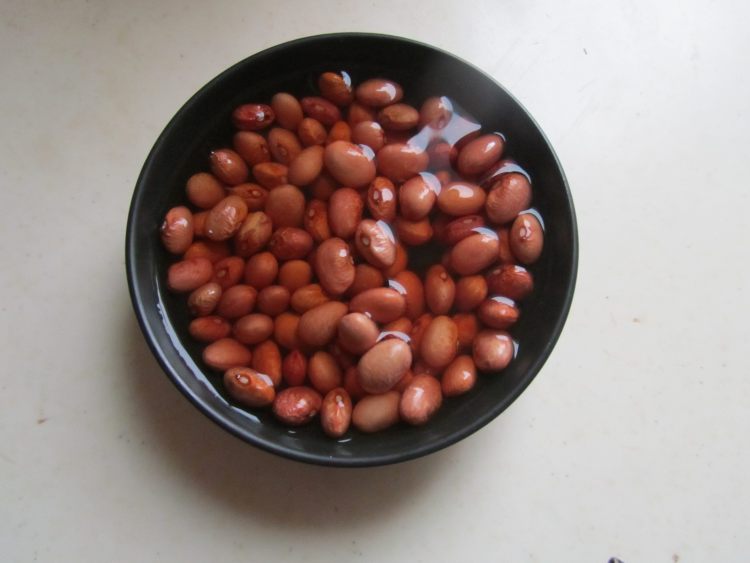 彩椒鸡丁红豆饭步骤1