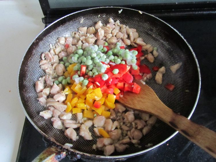彩椒鸡丁红豆饭步骤8