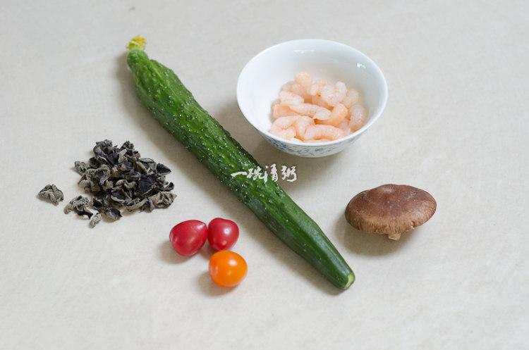 五色虾仁步骤1