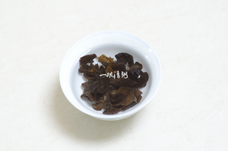 五色虾仁步骤2