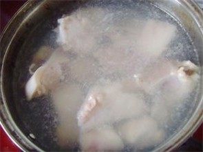 黄豆焖猪脚步骤4
