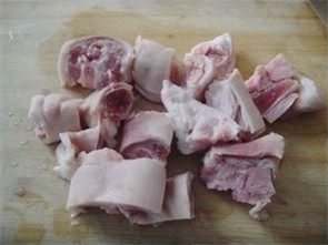 黄豆焖猪脚步骤3