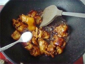 黄豆焖猪脚步骤8