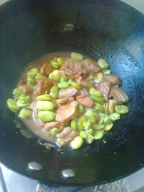 蚕豆烧肉步骤7