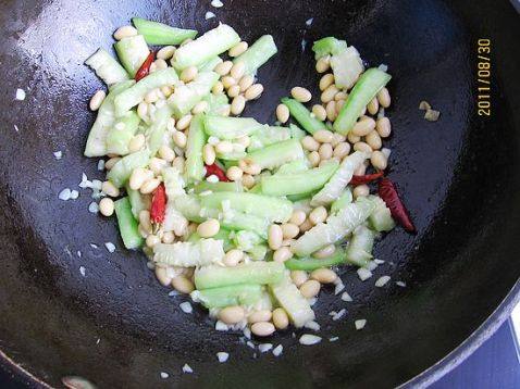 丝瓜黄豆步骤5