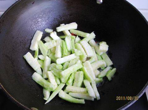 丝瓜黄豆步骤3