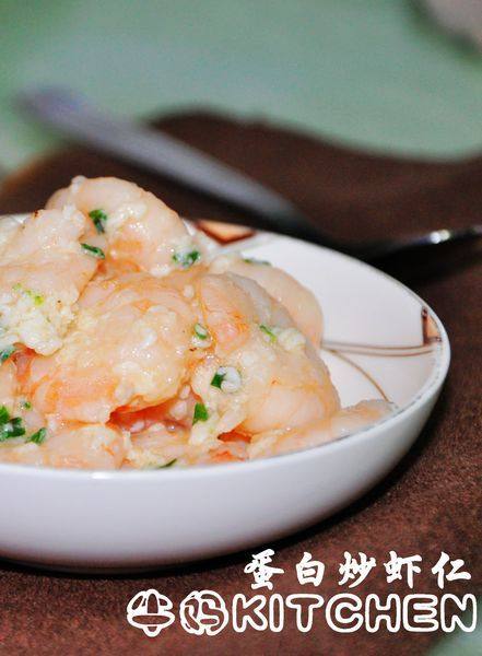 蛋白炒虾仁步骤8