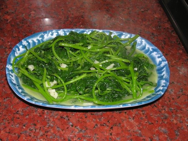 蒜蓉炒番薯叶步骤6