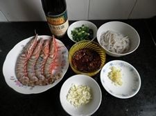 蒜蓉粉丝大明虾步骤1