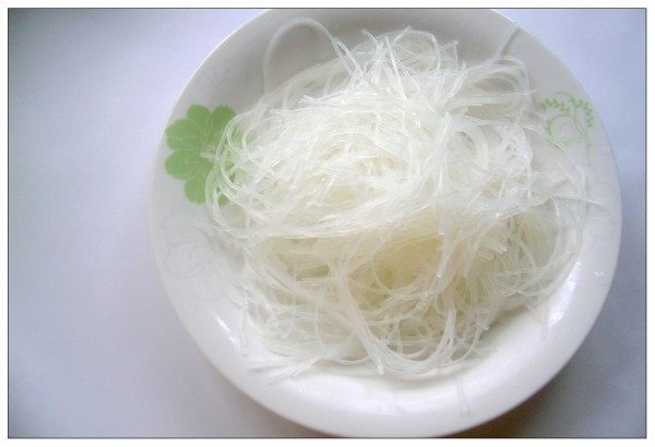菠菜粉丝拌腐竹步骤2