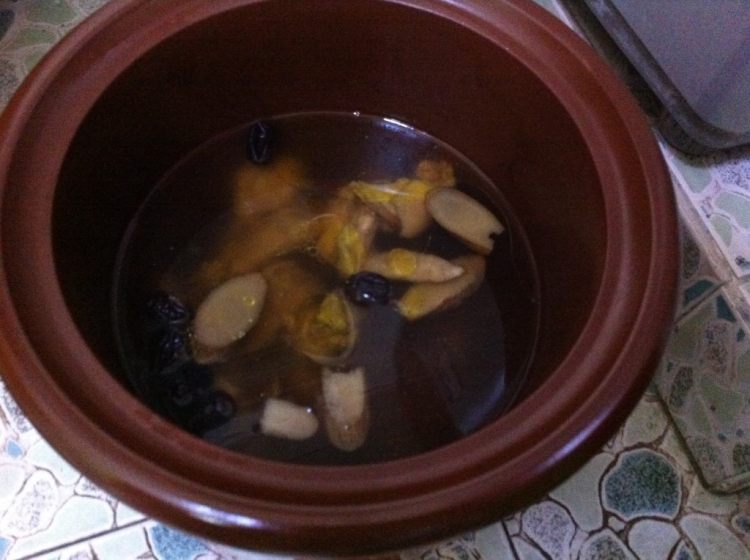 红枣土鸡汤步骤8