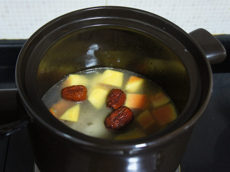 舌尖2 红枣鲫鱼木瓜汤步骤9