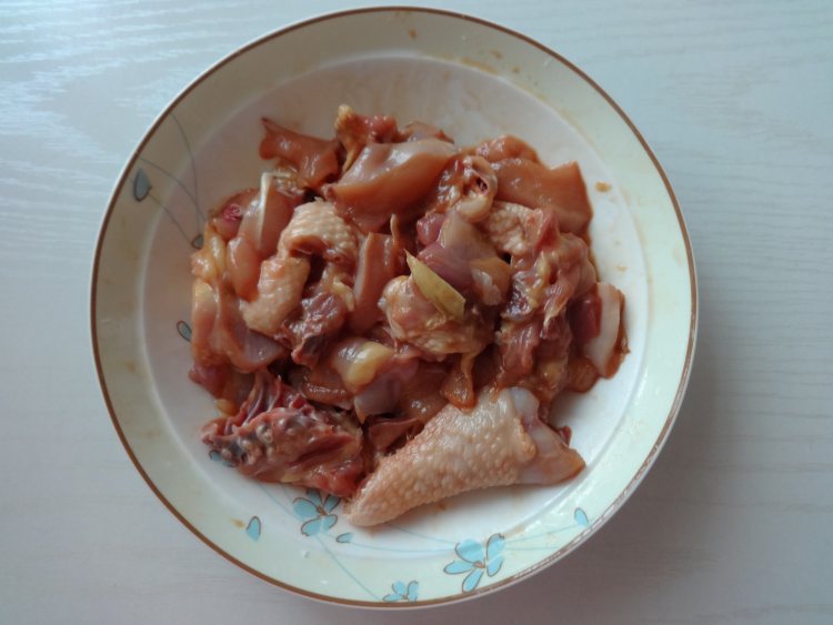 红枣冬菇蒸鸡步骤3