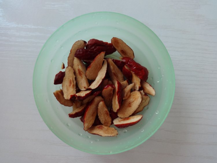 红枣冬菇蒸鸡步骤4