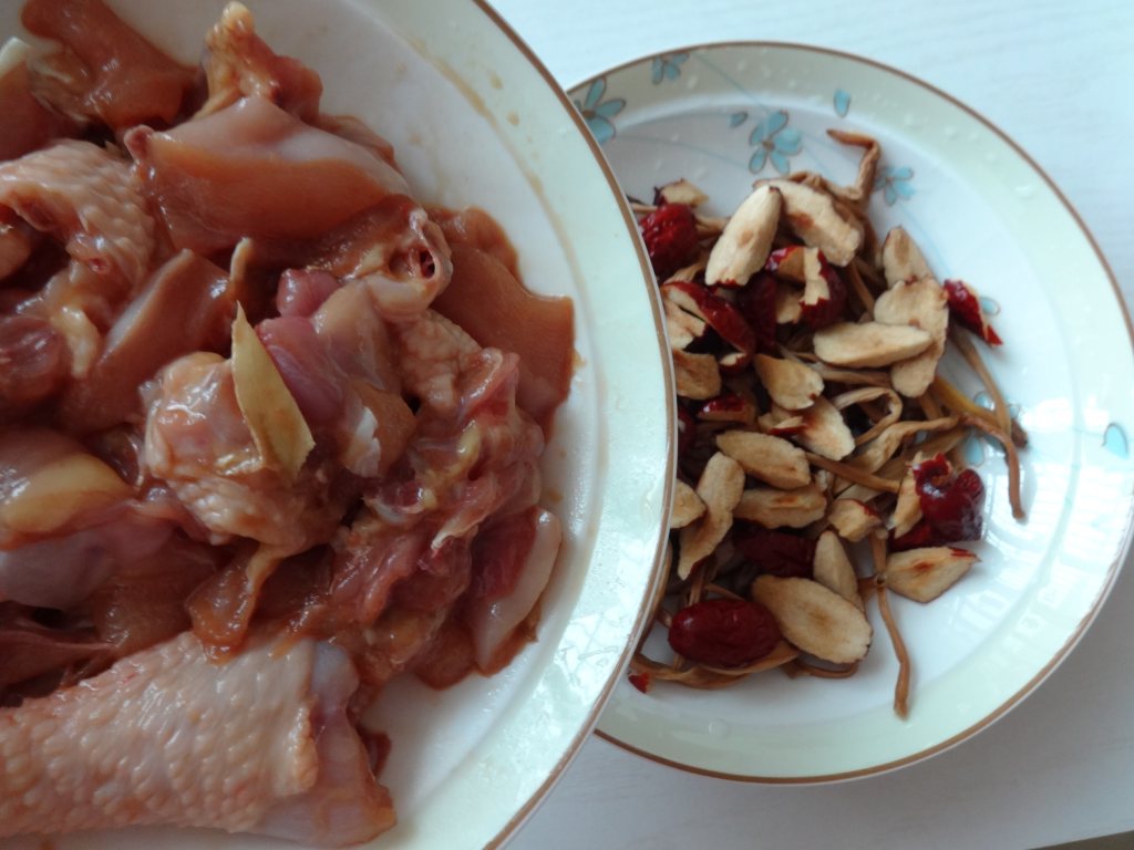 红枣冬菇蒸鸡步骤7