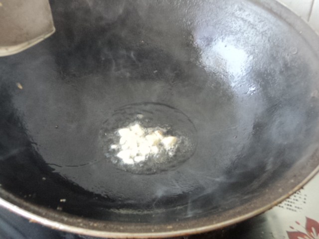 鸡蛋炒丝瓜步骤5