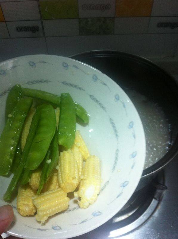 时蔬香菇鲫鱼汤步骤10