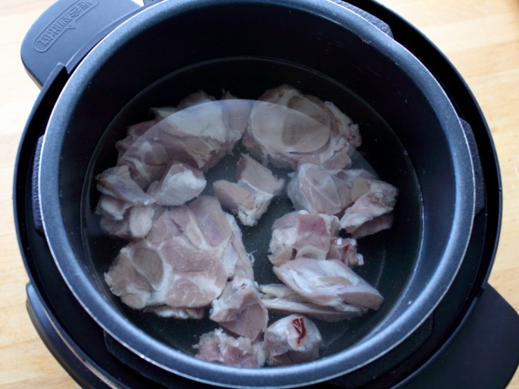 桂圆羊肉汤步骤4