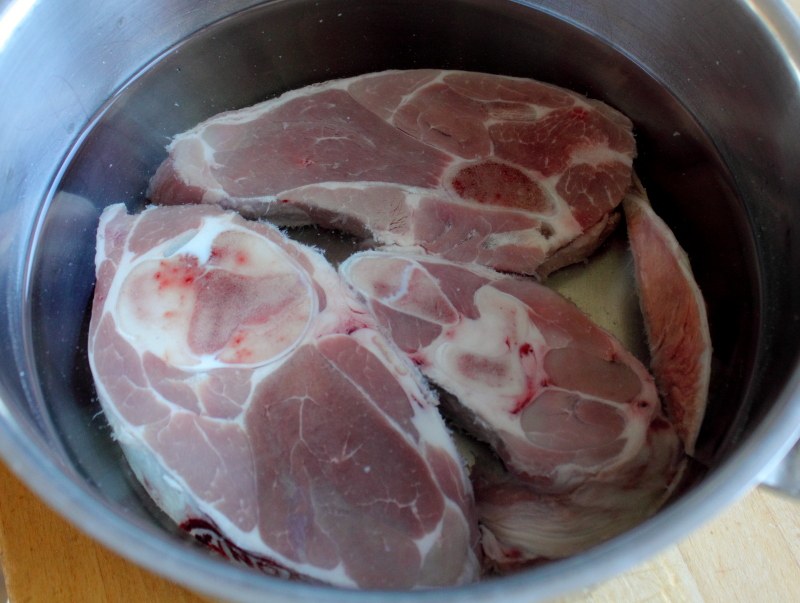 桂圆羊肉汤步骤2