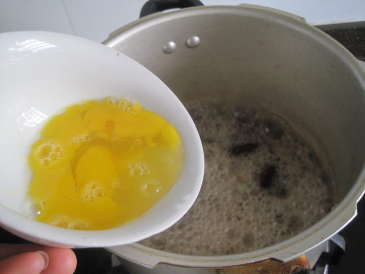 红枣荔枝蛋汤步骤7