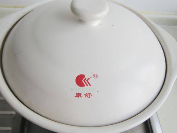 鲫鱼银耳汤步骤8