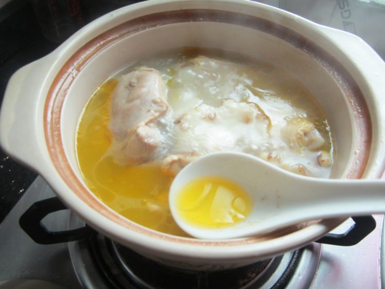 当归煲鸡步骤6