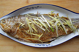 葱油黄花鱼步骤9