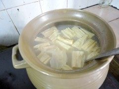 白果腐竹猪肚汤步骤11