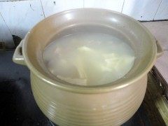 白果腐竹猪肚汤步骤12