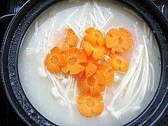鲫鱼金针豆腐汤步骤10