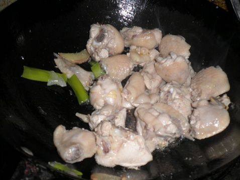炖鸡翅步骤5