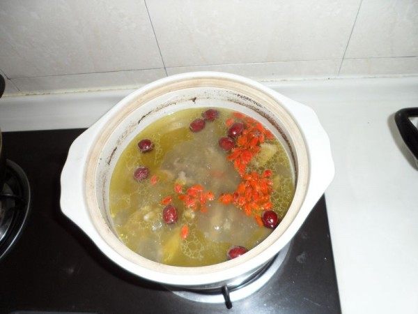 炖乳鸽步骤7