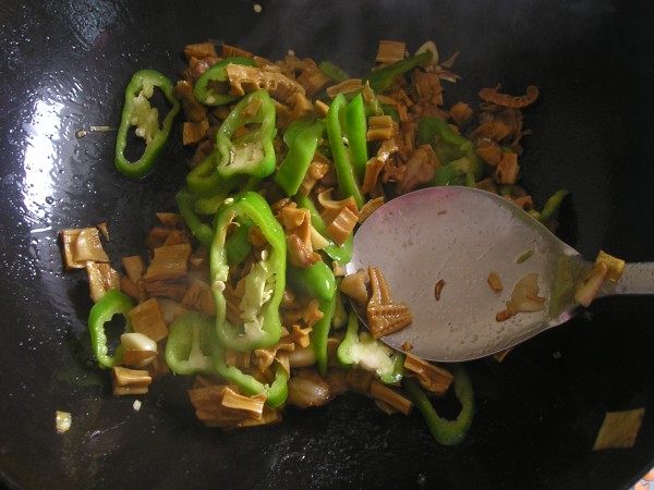 肉炒笋干步骤4