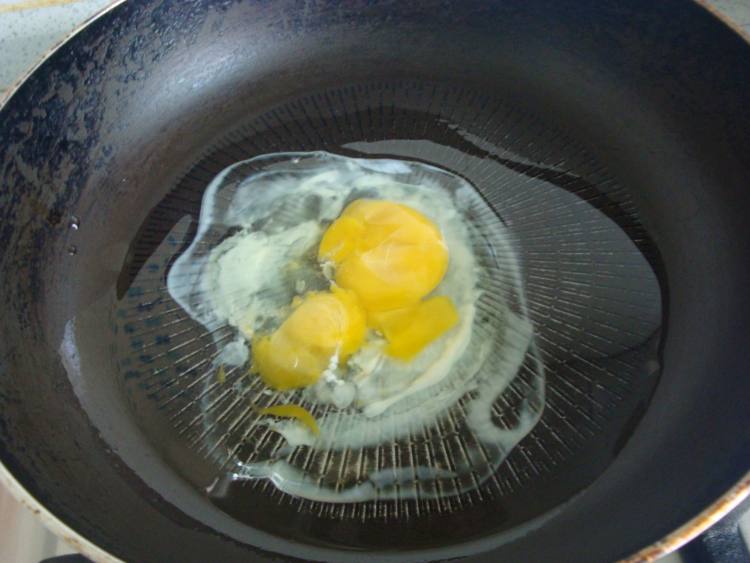 青菜鸡蛋炒饭步骤1
