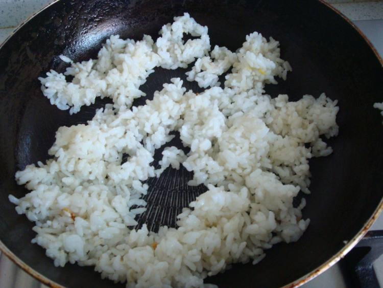 青菜鸡蛋炒饭步骤4