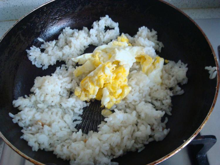 青菜鸡蛋炒饭步骤5