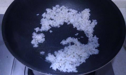 青菜香菇蛋炒饭步骤2