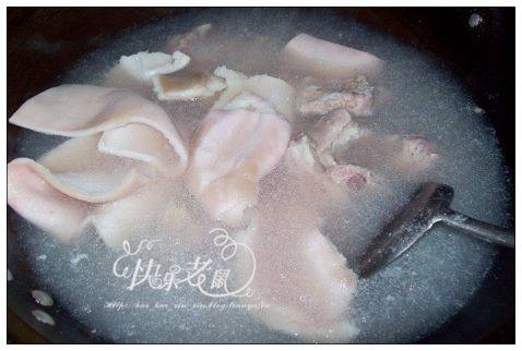 糍粑辣子排骨肉皮步骤1