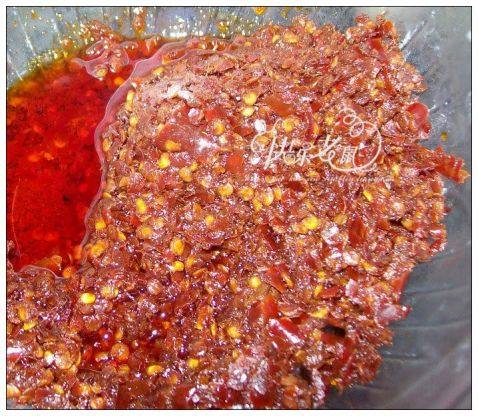 糍粑辣子排骨肉皮步骤3