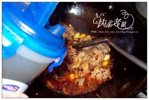 糍粑辣子排骨肉皮步骤8