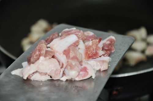 酥肉银鱼步骤3