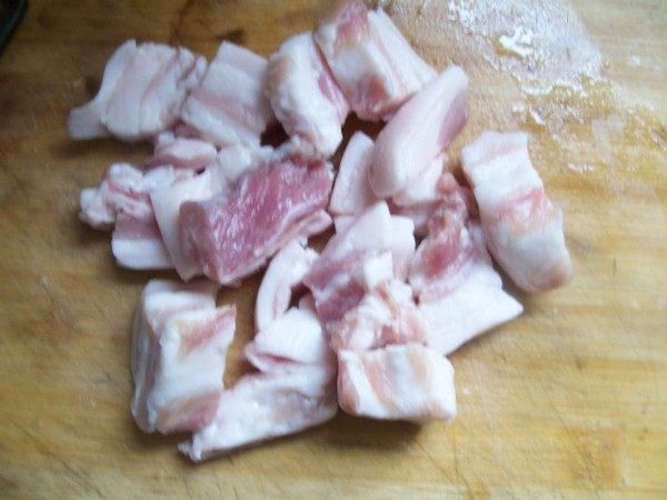 萝卜烧肉步骤1