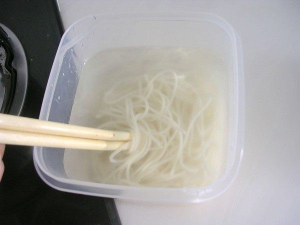 橄榄菜麻将凉面步骤2