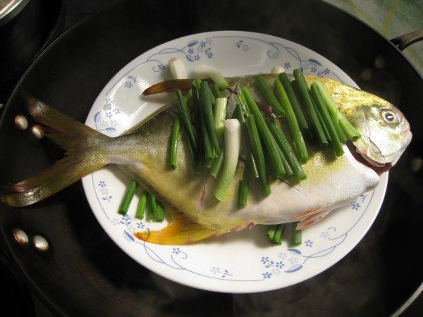清蒸黄蜡鲳步骤2